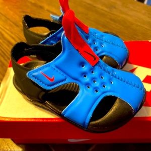 Nike sunray protect sandals size 3c for baby/toddler